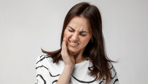 Can I Pull a Loose Wisdom Tooth?